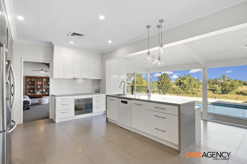 Click to view all images 124 Glendon Road Singleton NSW 2330 - Image 2