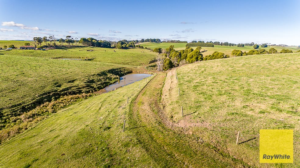 Click to view all images 500 Buffalo North Road Buffalo VIC 3958 - Image 2