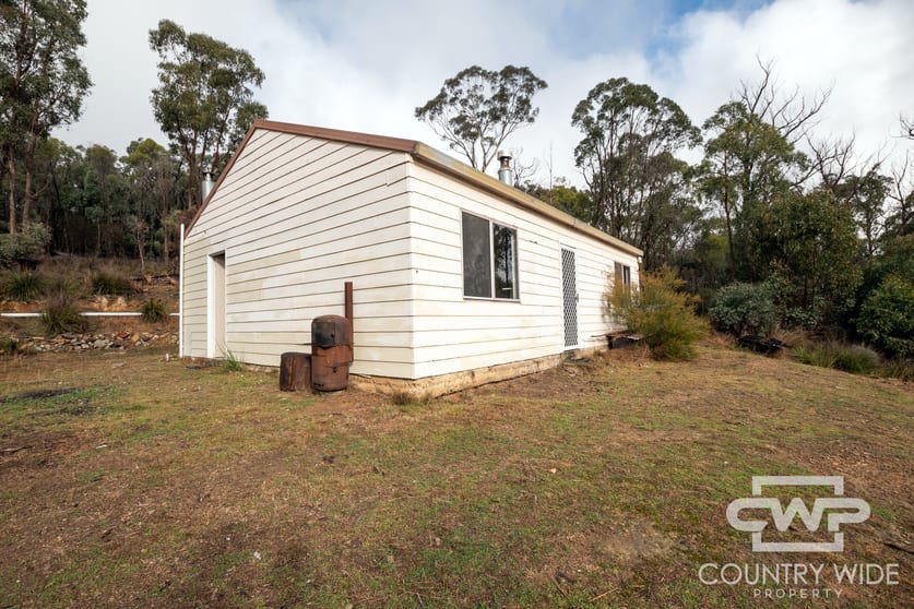 Click to view all images 2285 Emmaville Road Glen Innes NSW 2370 - Image 3