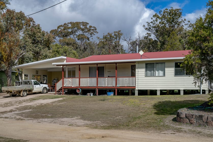Click to view all images 393 Nundubbermere Road Stanthorpe QLD 4380 - Image 3