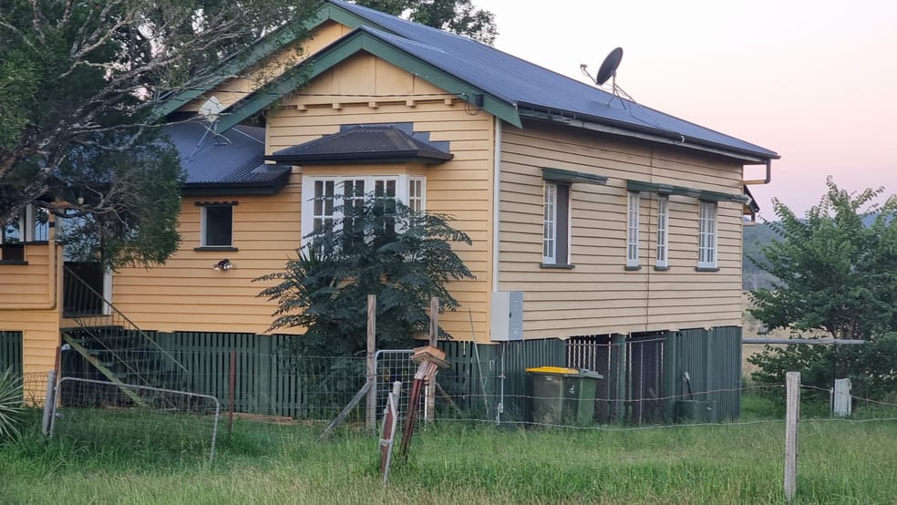 Click to view all images 70 McNeills Road Peak Crossing QLD 4306 - Image 1