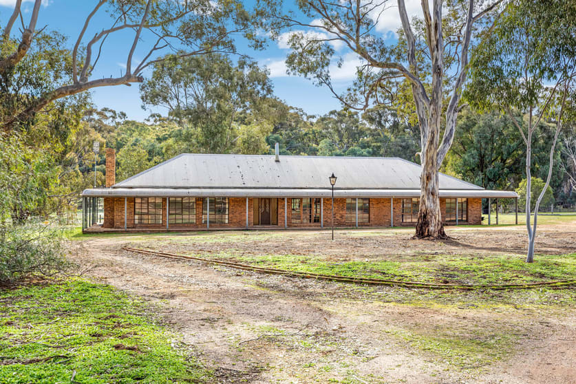 81 Clifden Lane Wedderburn VIC 3518 - Image 1
