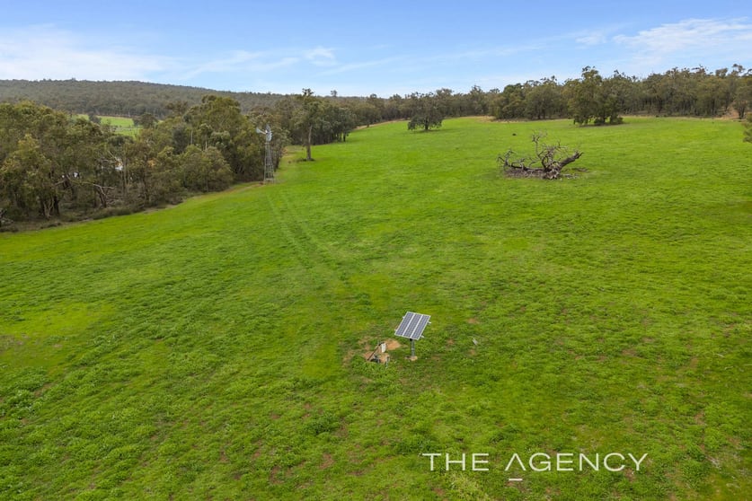 Click to view all images 1925 Burma Road Bailup WA 6082 - Image 2