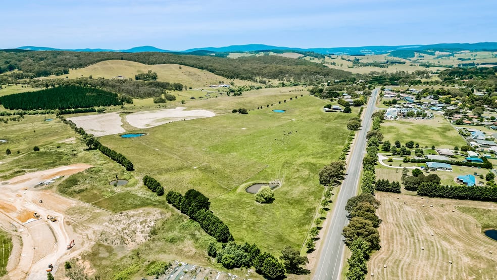 Click to view all images 1 Hazelgrove Road Oberon NSW 2787 - Image 3