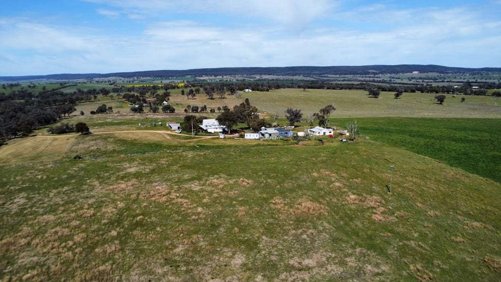 Click to view all images 65 Mahers Road Boorowa NSW 2586 - Image 2