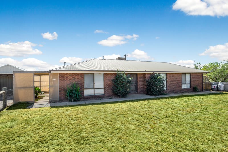 Click to view all images 60 Stewarts Lane Lockwood VIC 3551 - Image 2