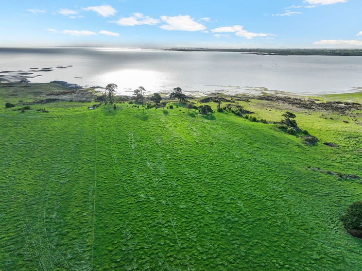 Click to view all images 845 Nalangil Road Corunnun VIC 3249 - Image 3