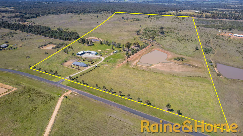 Click to view all images 33R Panai Avenue Dubbo NSW 2830 - Image 2