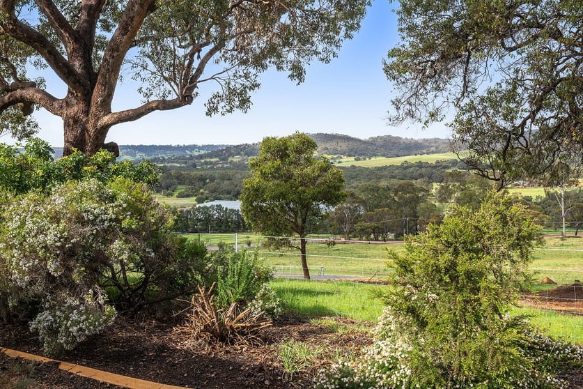Click to view all images 71 Crest Hill Road Bindoon WA 6502 - Image 3