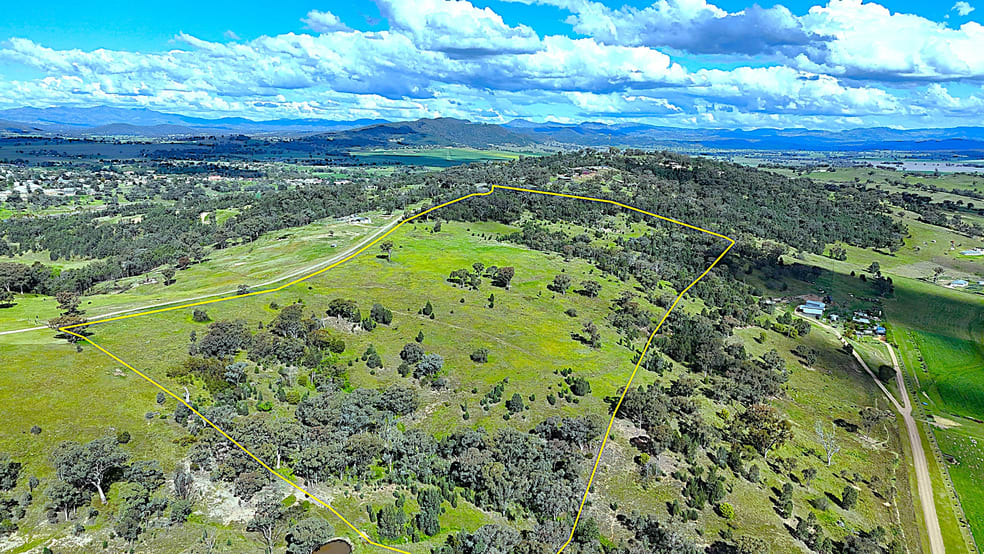 Click to view all images 75 Ray Carter Drive Quirindi NSW 2343 - Image 3