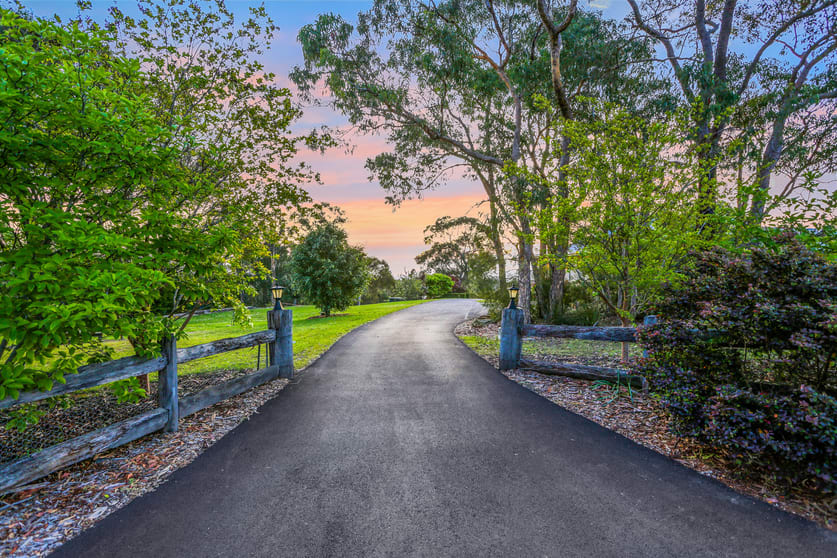 Click to view all images 92 Spur Place Glenorie NSW 2157 - Image 2