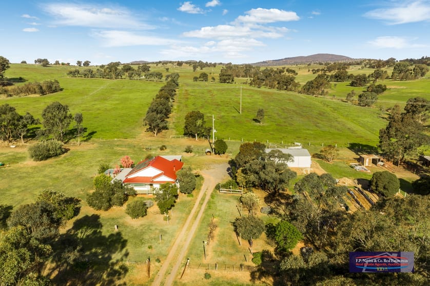 Click to view all images 103 Simmons Road Baringhup VIC 3463 - Image 2
