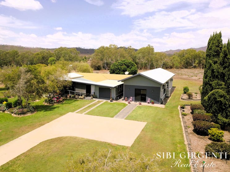 Click to view all images 84 - 128 Kennedy Street Dimbulah QLD 4872 - Image 2
