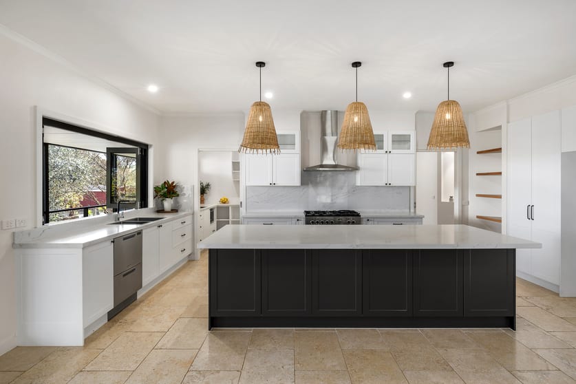 Click to view all images 10 Paxtons Lane Mansfield VIC 3722 - Image 1