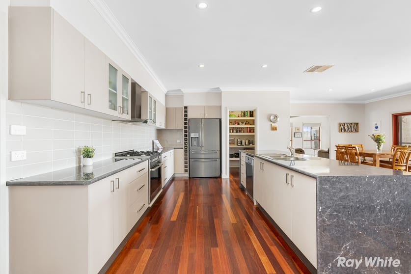 Click to view all images 300 Ardlethan Rd Coolamon NSW 2701 - Image 2