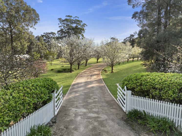 Click to view all images 185 Russell Lane Oakdale NSW 2570 - Image 2