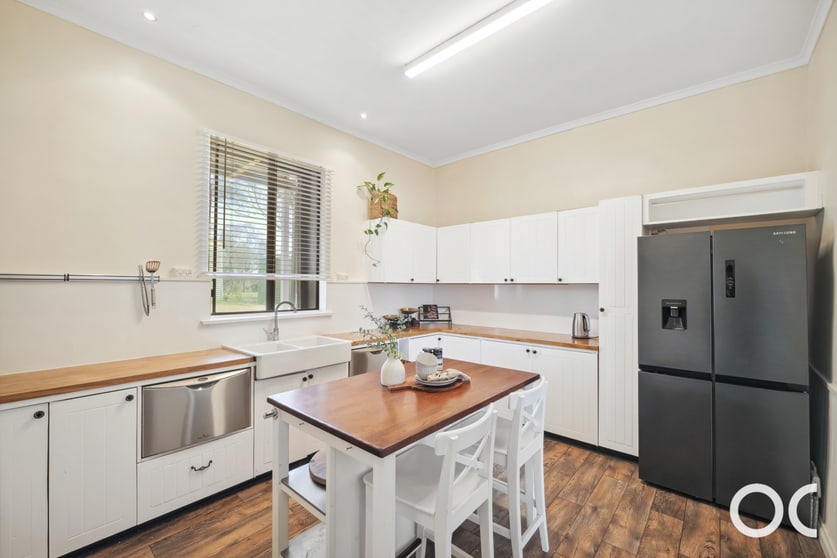 Click to view all images 115 Sugar Loaf Hill Road Mount Mckenzie SA 5353 - Image 3