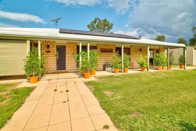 Click to view all images 8 Harm Road Forest Hill QLD 4342 - Image 2