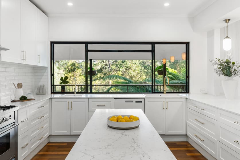 Click to view all images 193 Lynwood Drive Guanaba QLD 4210 - Image 2