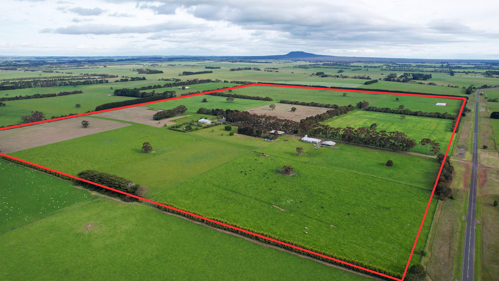 Click to view all images 7608 Hamilton-Pt Fairy Road Hamilton VIC 3300 - Image 2