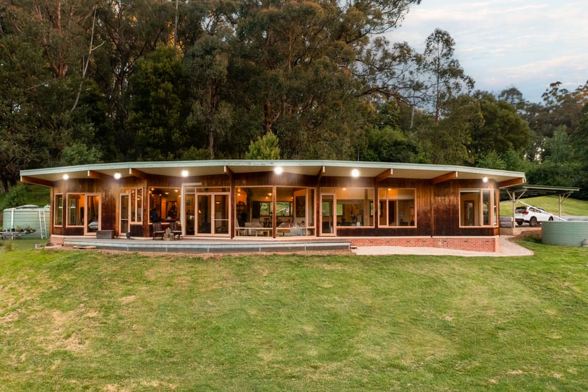 Click to view all images 22 Edenmont Road Emerald VIC 3782 - Image 2