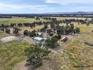 Click to view all images 43 Robinson Road Violet Town VIC 3669 - Image 2