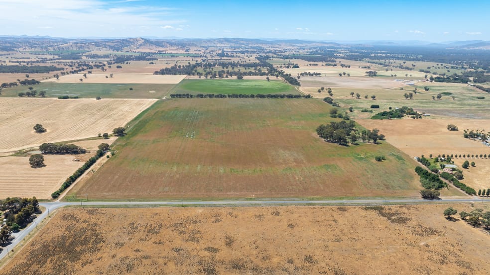 Click to view all images Part 4404 Riverina Hwy Howlong NSW 2643 - Image 3