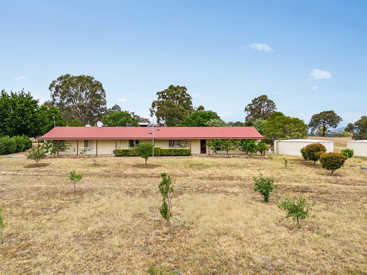 Click to view all images 2298 Glen Alice Road Bogee NSW 2849 - Image 2