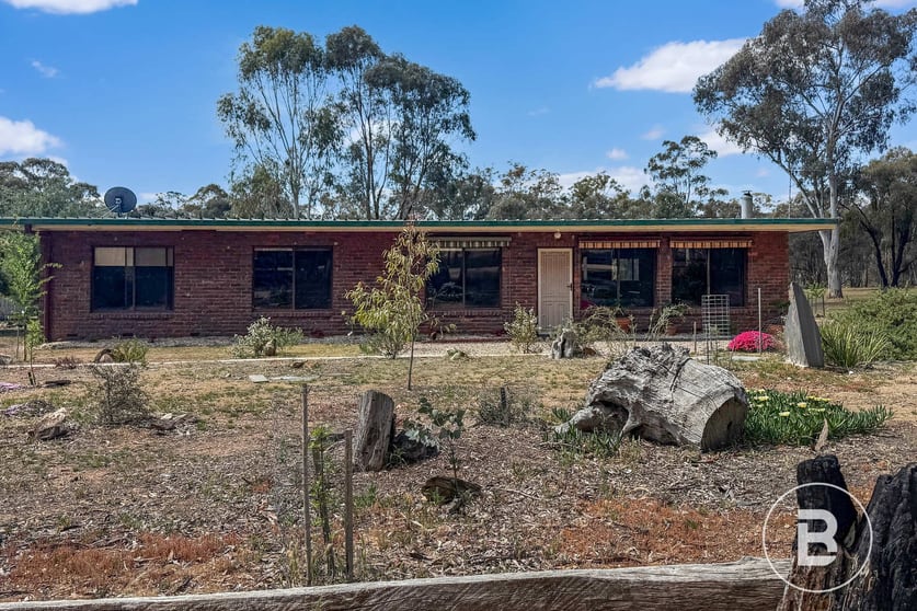 195 Mosquito Road Maryborough VIC 3465 - Image 1