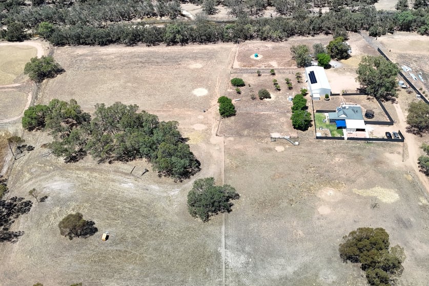 Click to view all images 409 Northam-York Road Muluckine WA 6401 - Image 3