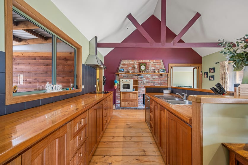 Click to view all images 395 Brays Road Ross Creek VIC 3351 - Image 3