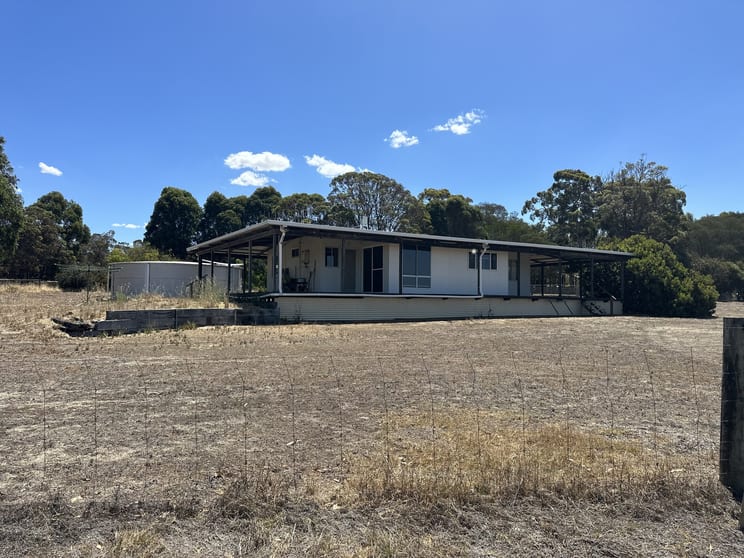 Click to view all images 74 Duggan Road Mount Barker WA 6324 - Image 3