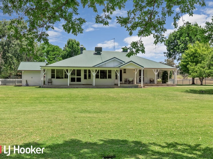 Click to view all images 718 Namoi River Road Manilla NSW 2346 - Image 2