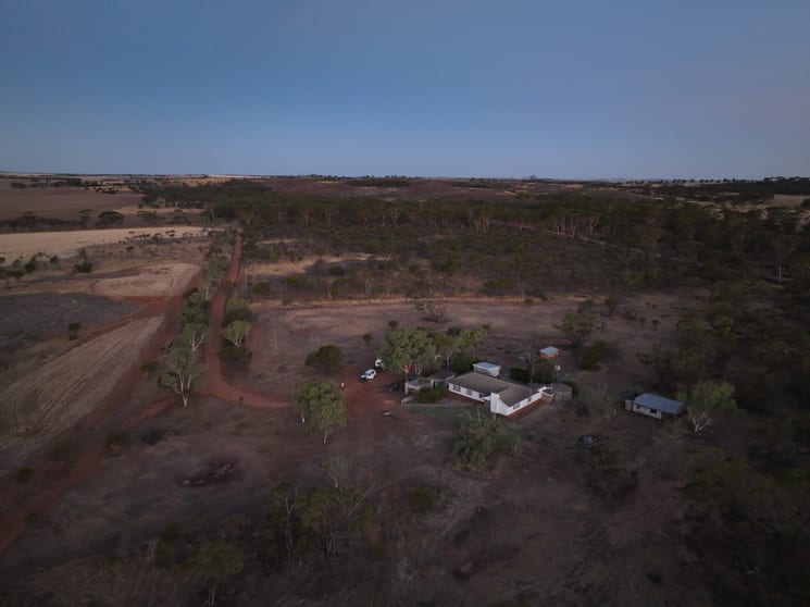 Click to view all images 21302 Cumminin Road Bruce Rock WA 6418 - Image 3