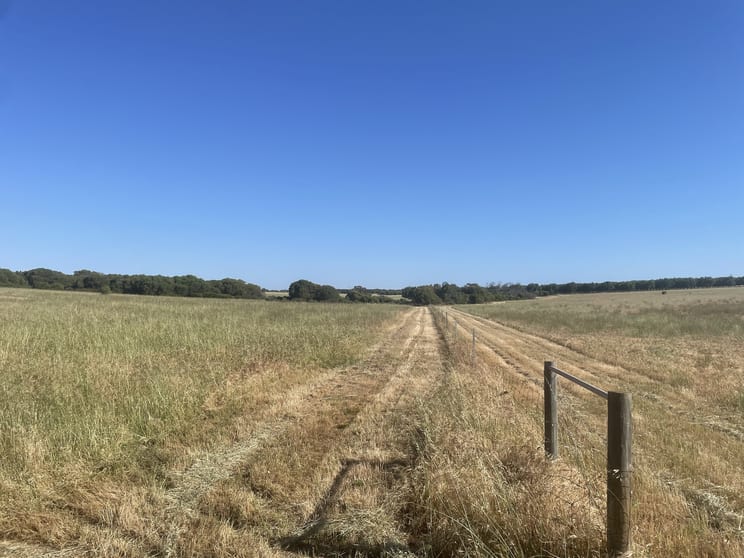 Click to view all images 80 Padbury Road Bookara WA 6525 - Image 3