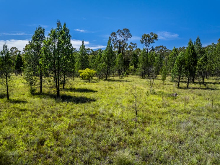 Click to view all images Wieambilla QLD 4413 - Image 3