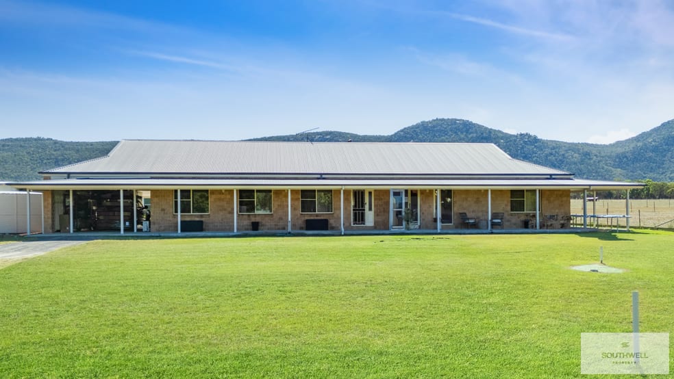 Click to view all images 210 Langens Lane Tamworth NSW 2340 - Image 2