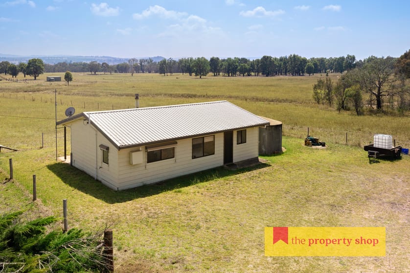 Click to view all images 50 Saints Lane Mudgee NSW 2850 - Image 2