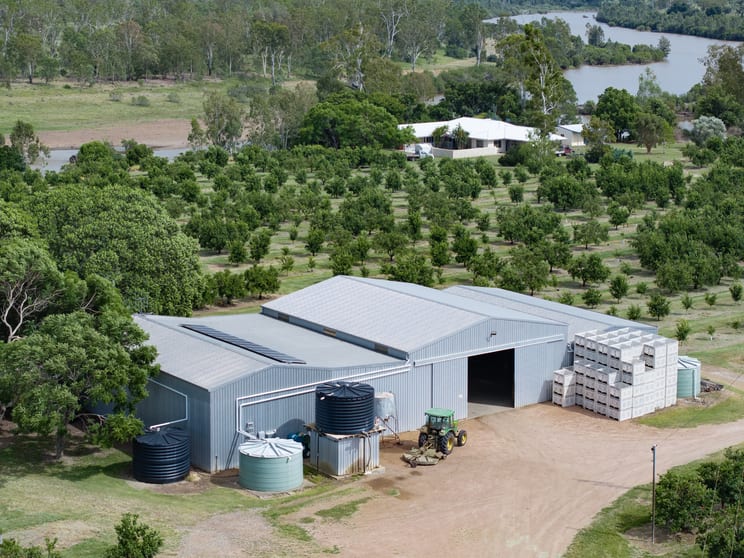 Click to view all images 166 GRAYS ROAD Wetheron QLD 4625 - Image 2