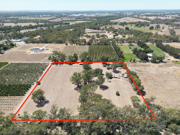 Click to view all images 6989B Goulburn Valley Highway Koonoomoo VIC 3644 - Image 2