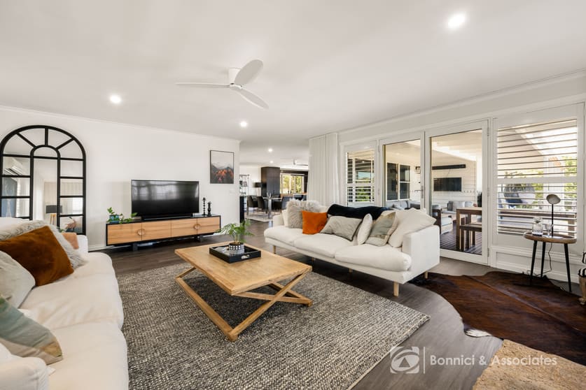 Click to view all images 18 Ryan Road Beechworth VIC 3747 - Image 3