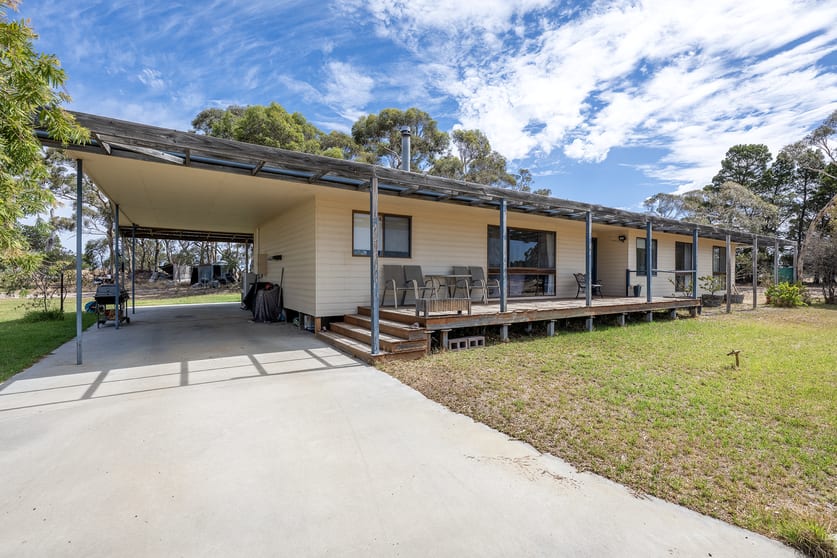 1202 Winiam East Road Nhill VIC 3418 - Image 2