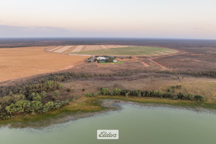 Click to view all images 340 West Wilcannia Road Menindee NSW 2879 - Image 2
