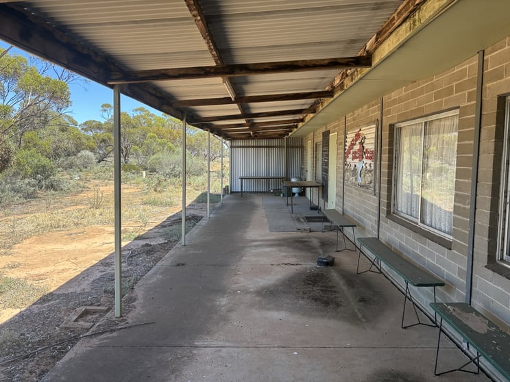 Click to view all images 5193 Sunraysia Hwy Woomelang VIC 3485 - Image 3