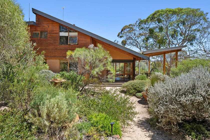 Click to view all images 39 Koala Court Meredith VIC 3333 - Image 2