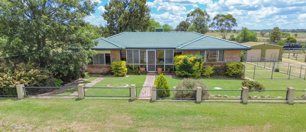 Click to view all images 141 Lyndhurst Lane Rosenthal Heights QLD 4370 - Image 2