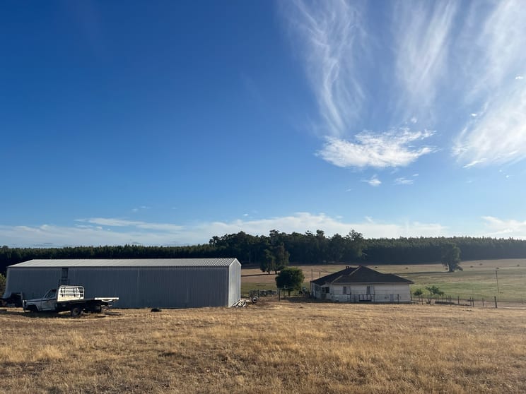 Click to view all images 460 Dixvale Road Manjimup WA 6258 - Image 2