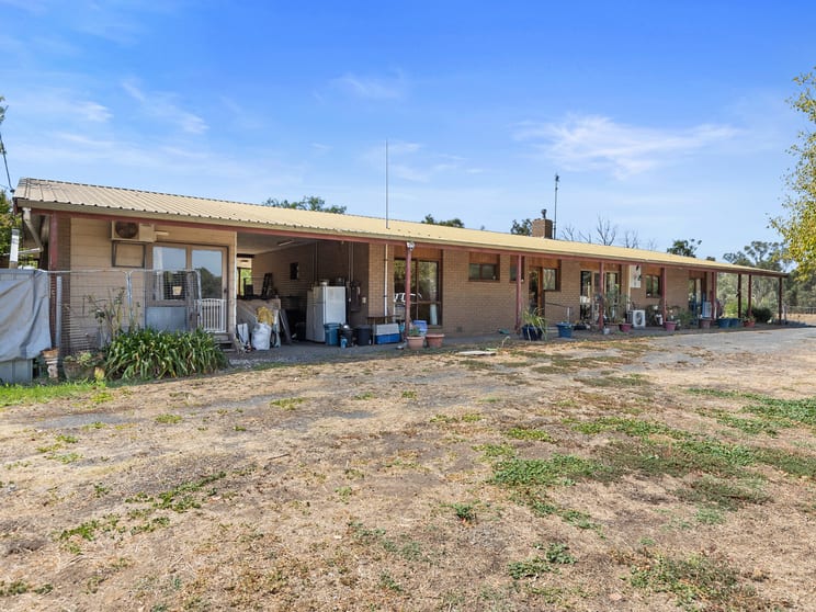 Click to view all images 157 Morisons Road Mangalore VIC 3663 - Image 3