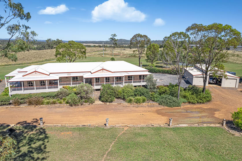 Click to view all images 314 Blacksoil Lane Bony Mountain QLD 4370 - Image 2
