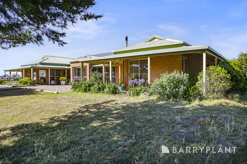 Click to view all images 98 Humphreys Road Loch VIC 3945 - Image 2